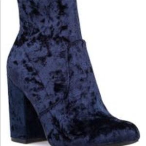 Steve Madden Gaze blue velvet booties